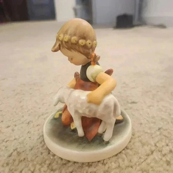 MJ Hummel 2001 Retirement Exclusive Girl Sheep Limited Edition Figure 36113 5" - Picture 2 of 6